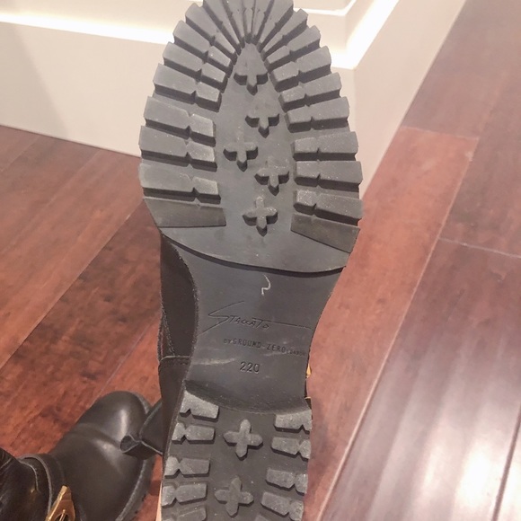 Cowhide boots - Picture 4 of 5